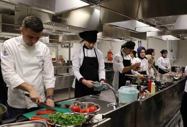 Catering Firmaları İçin Toplu Yemek Üretim Ekipmanları