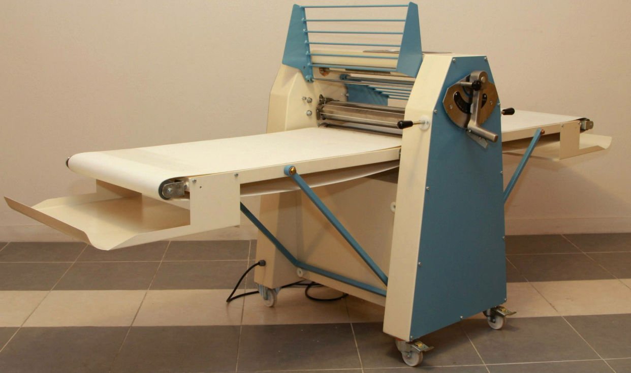 Kanatlı Hamur Açma Makinesi Boyalı